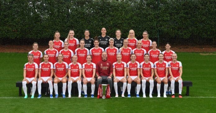 Engelse vrouwenvoetbalploeg Arsenal krijgt kritiek wegens 'te blank'