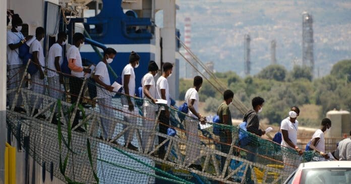 Niet-Europese arbeidsmigratie steeg vorig jaar sterk.